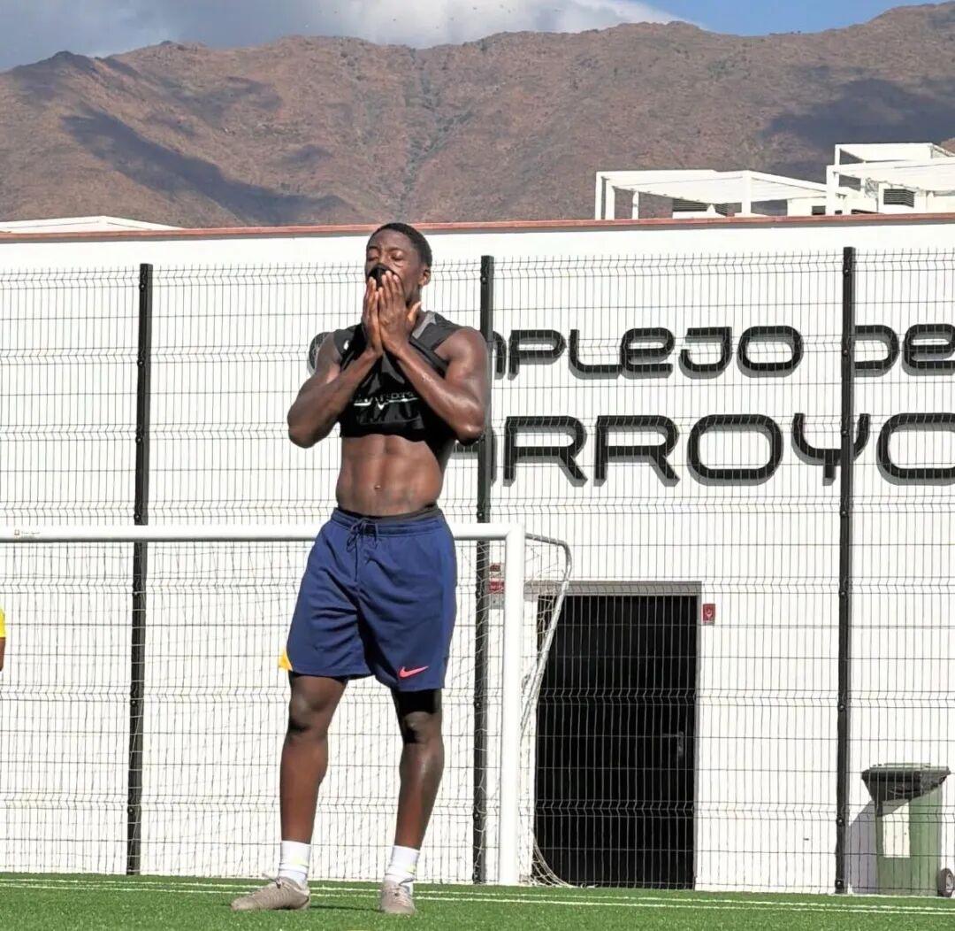 那里, 阿莫林给没, 就像上个月